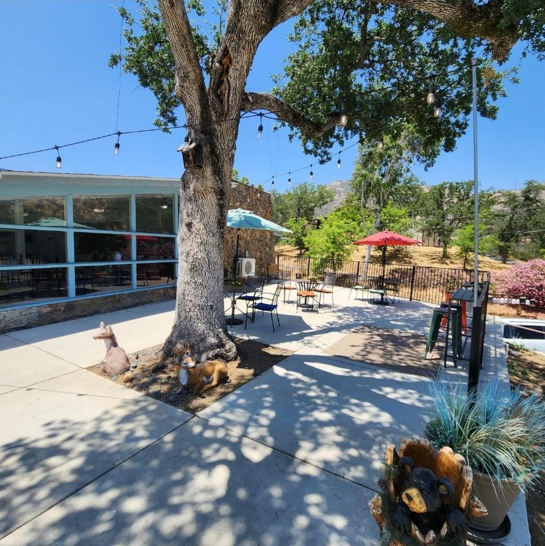 Sierra Lodge Three Rivers Exterior photo
